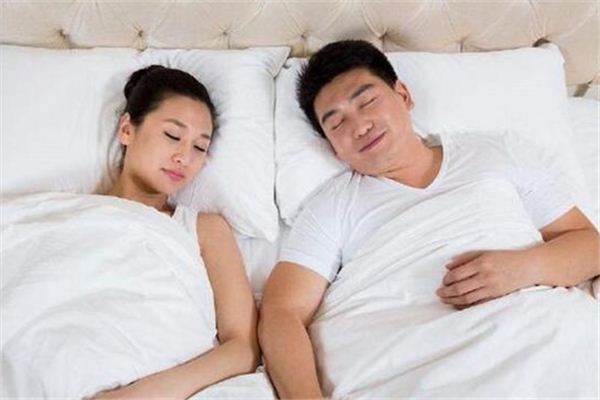 梦见和妻子在一张床上