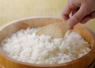 梦见蒸熟的米饭